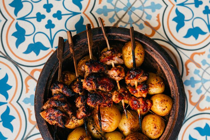 Experience Shabbat With Dinner In Jerusalem - The opening of Shabbat and the evening’s rhythm