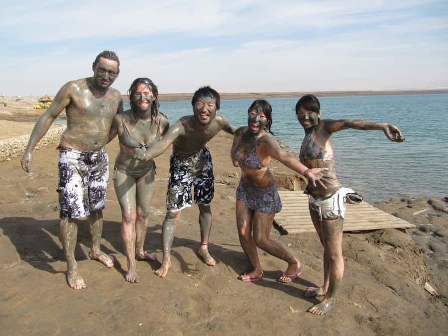 From Jerusalem: Dead Sea Chill Out Half-Day Trip - Trying the mineral-rich mud