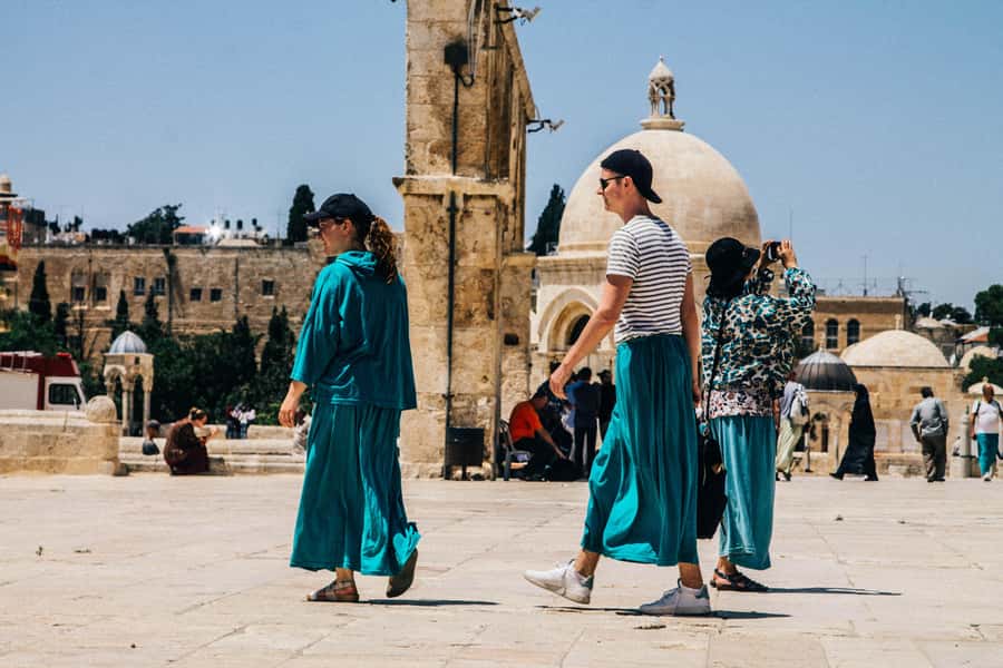 From Tel Aviv: Jerusalem Old City Guided Tour - The Roman Cardo and Hurva Synagogue add depth