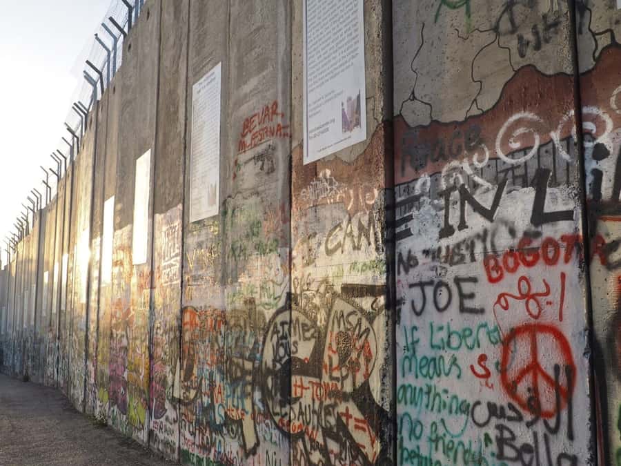 From Tel Aviv: West Bank Day Tour - The Separation Wall