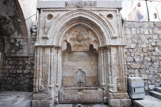 Holy Jerusalem Private Tour - Mahane Yehuda Market or the Israel Museum