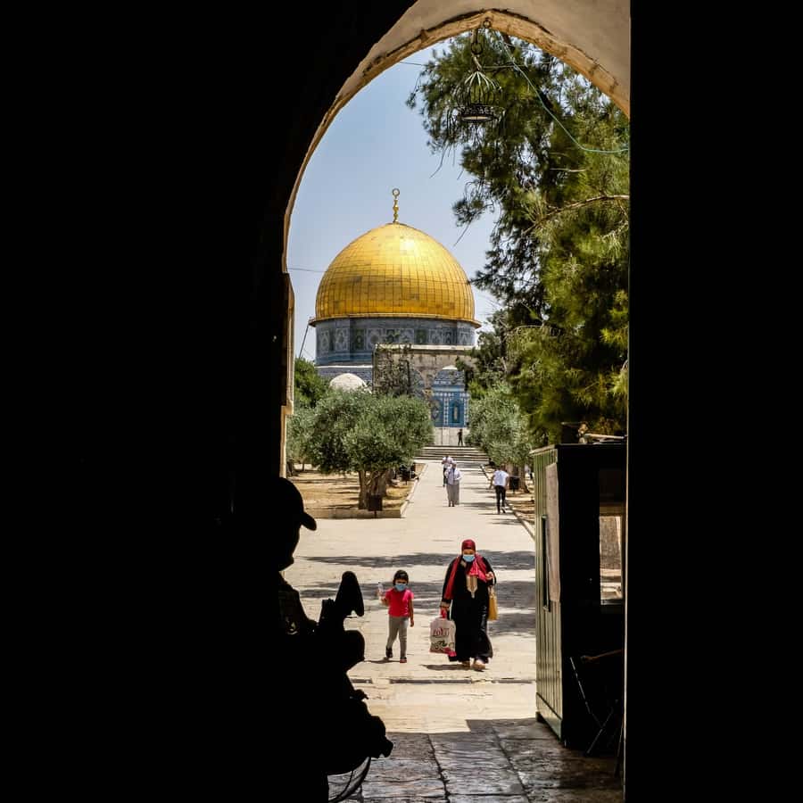 Jerusalem: 3–Hour Old City Tour in French - Following Jesus toward the Church of the Holy Sepulchre