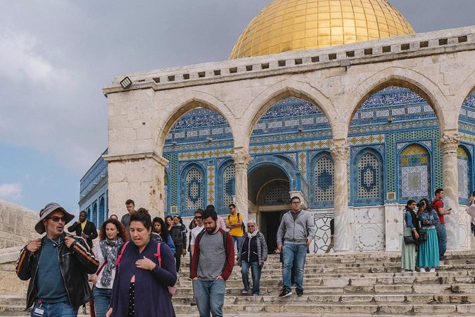 Jerusalem: Dual Narrative Tour - The Muslim Quarter shows how communities share one city