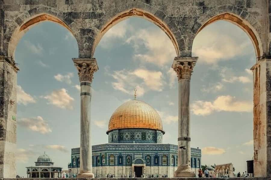 Jerusalem : Must-See Attractions Private Walking Tour - Walking the Via Dolorosa