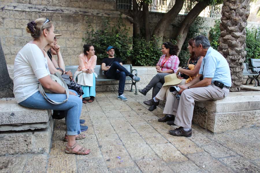 Jerusalem: Old City Shabbat Experience and Walking Tour - Walking Through the Jewish Quarter Before Shabbat