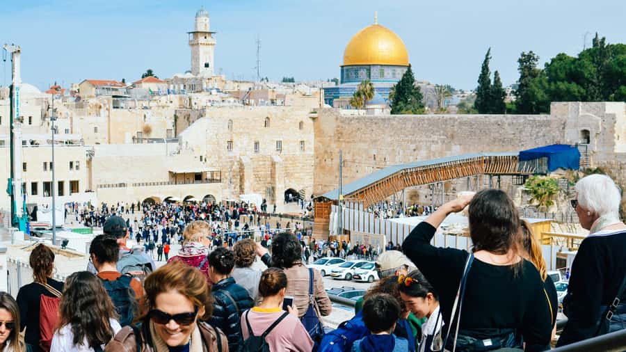 Jerusalem: Old City Shabbat Experience and Walking Tour - Hurva Synagogue and the Weight of Rebuilding