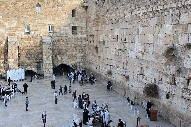 JERUSALEM private tour with ELAD VAZANA - Life in Israel & Palestine Then & Now - The Church of the Holy Sepulchre, explained clearly