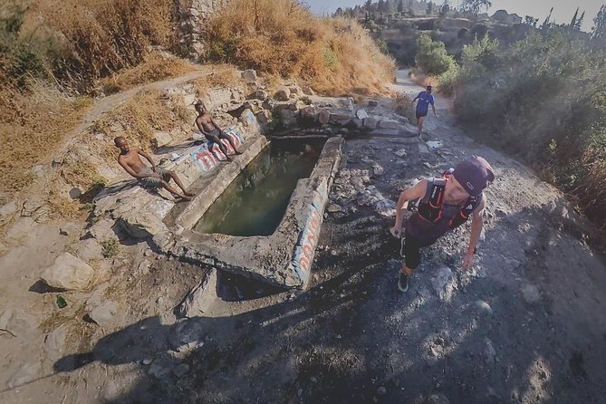 Jerusalem Running Tour-Experience the unique vibes of Jerusalem in your sneakers - A brief stop at the Western Wall