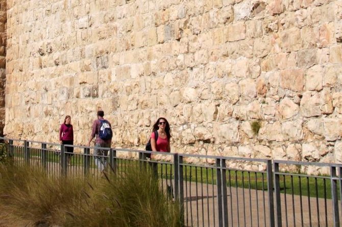 Jerusalem Walking Tour - Adding the Western Wall Tunnels for a closer look