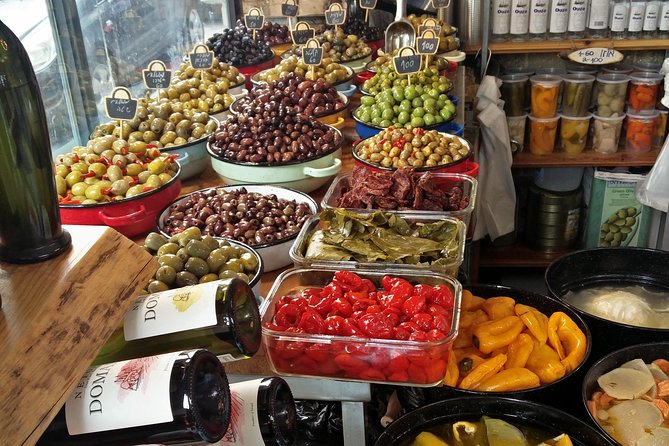 Levinsky Market Tasting Tour - The guide is central to the experience