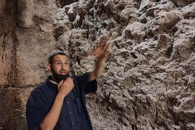 Magical Walking Tour in Old City of Jerusalem - A short stop at Hurva Synagogue