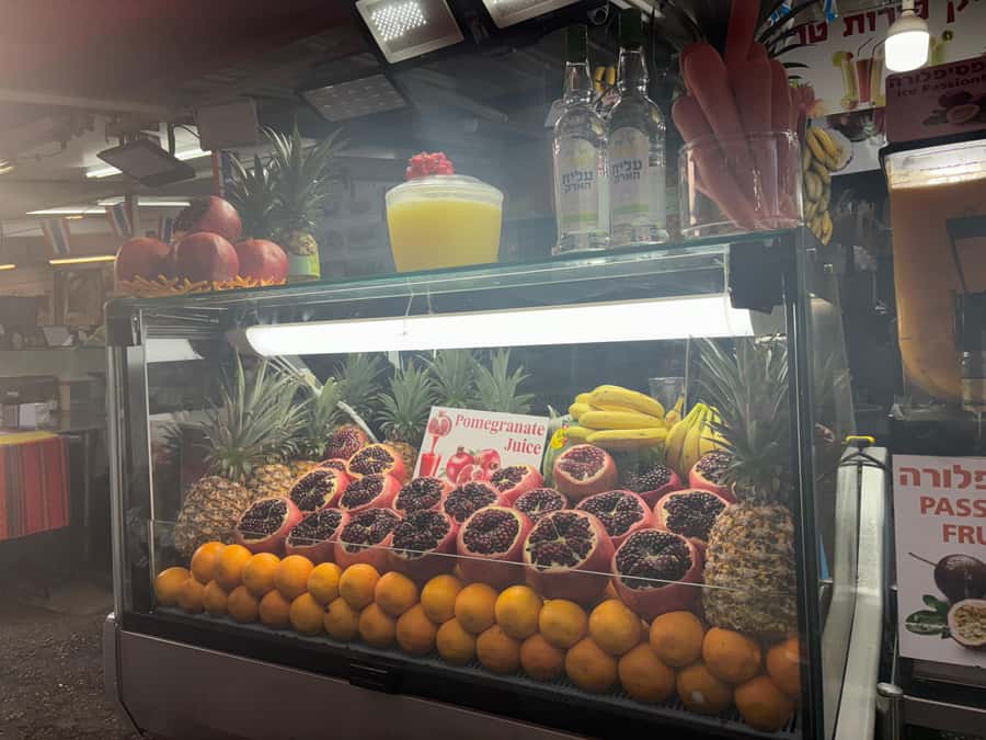 Market Mosaic: A Gastronomic Exploration of Carmel Treasures - Meeting the People Behind the Stalls