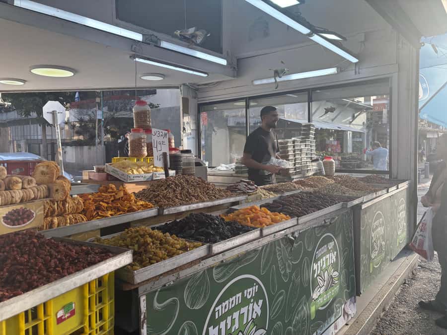 Market Mosaic: A Gastronomic Exploration of Carmel Treasures - Sweet Foods, Fresh Bread, and Drinks Included
