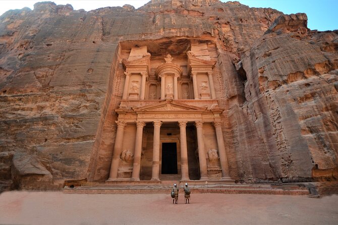 Petra 2 Day Tour from Tel Aviv + FREE Authentic Lunch - Walking through the Siq to the Treasury