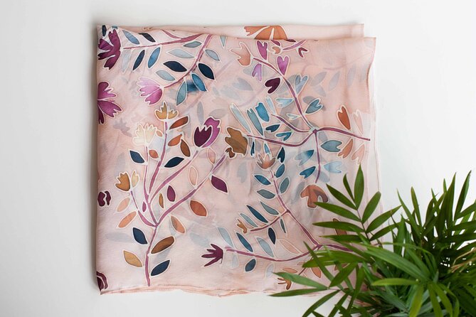 Private Silk Painting Workshop in Jerusalem - Create a scarf - - Learning the silk-painting basics step by step