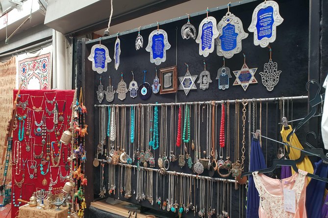Privet walking tour in Tel Aviv-Yafo - What the private vehicle adds