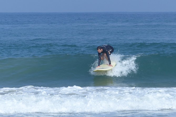 Professional Surfing lessons in the heart of Tel Aviv - The warm-up and first surf skills
