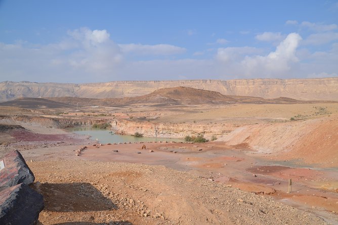 Ramon Crater Jeep Tour from Mitzpe Ramon - The climb to Mount Gvanim