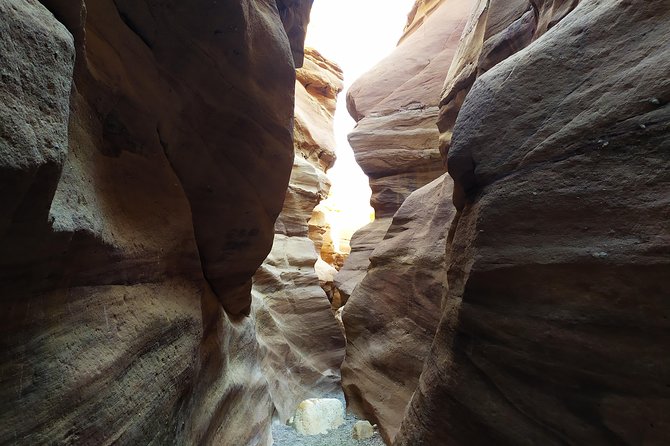 Red canyon jeep tour in Eilat - What the old Jeeps add to the experience