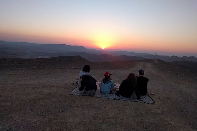 Sunset time Ramon Crater Jeep tour, bonfire and stargazing - A bonfire in the heart of the desert