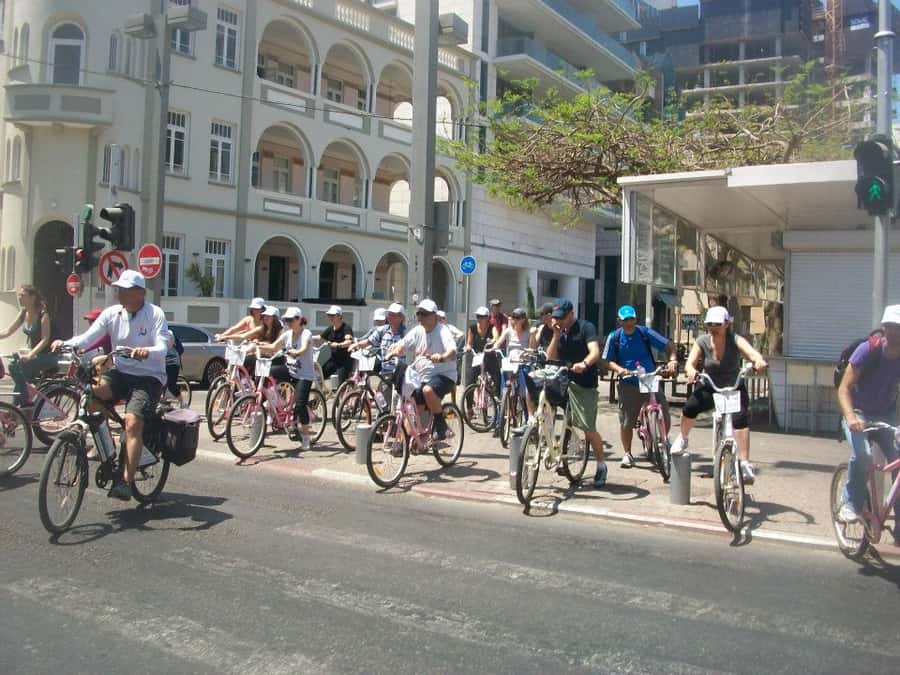 Tel Aviv 3-Hour Easy Bike Tour - Along the promenade to the Tachana Compound