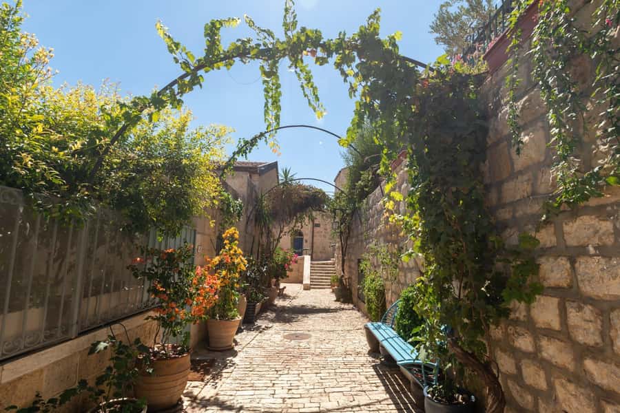 Tel Aviv: Best of Jerusalem Day Tour - Seven hours of walking, stairs, and sun