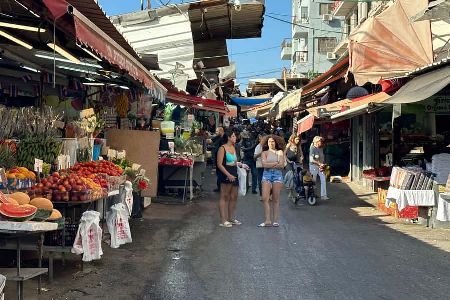 Tel Aviv: Carmel Market & Neighborhood Guided Walking Tour - What the 90-minute format does well