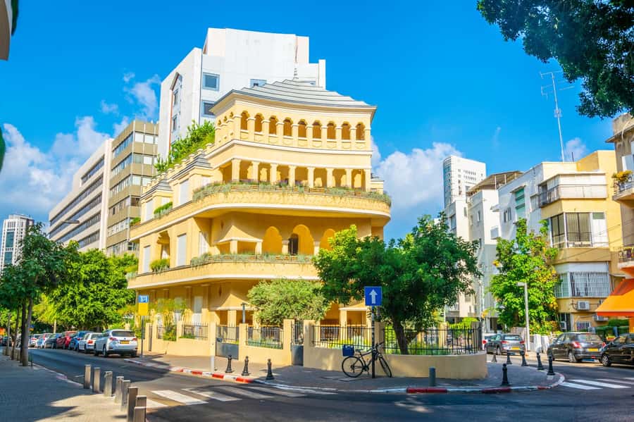 Tel Aviv: Florentin Saturday Walking Tour - Following graffiti through HaMesila Park