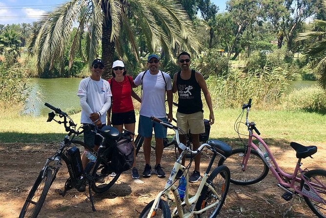 Tel Aviv Highlights Bike Tour - Rothschild Boulevard and the White City