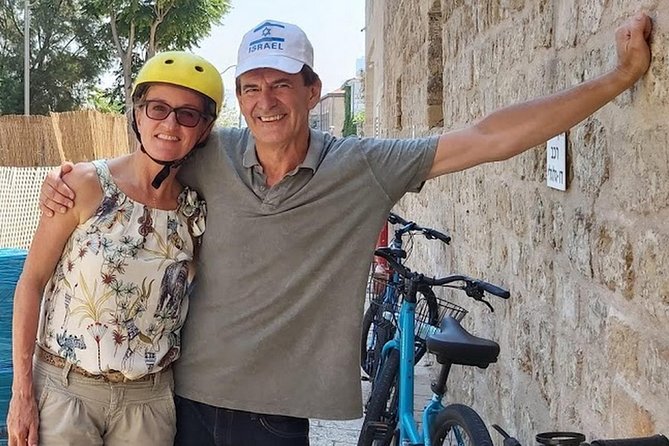 Tel Aviv Jaffa Guided Bike Tour - What guiding style should you expect?