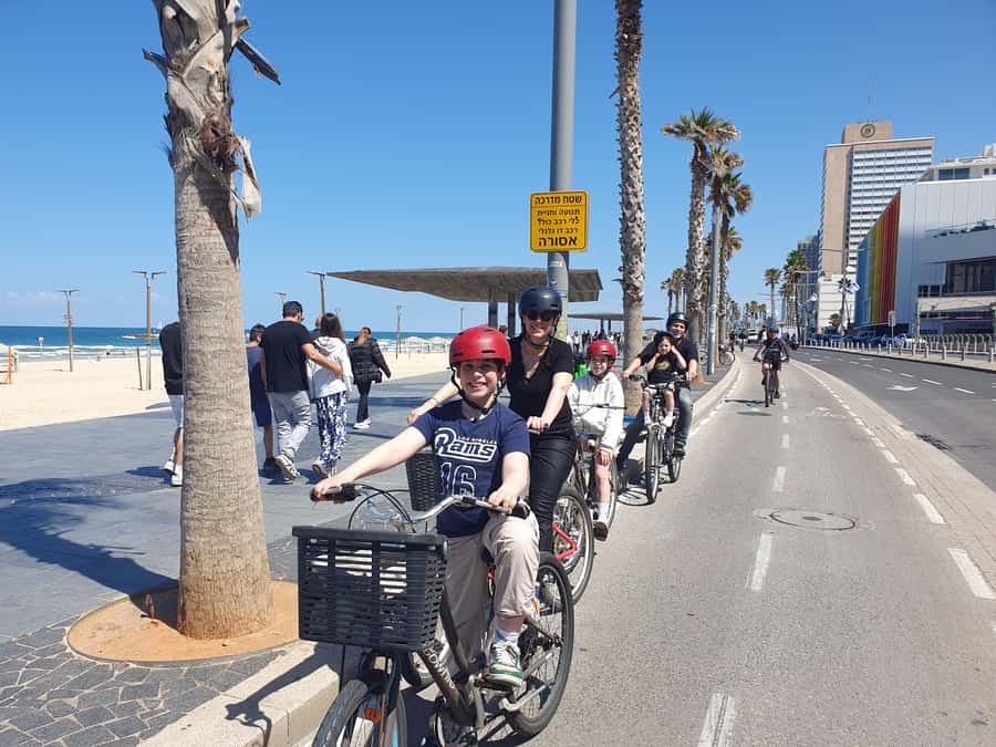 Tel Aviv: Private Bike Tour - Pedaling Into Neve Tzedek