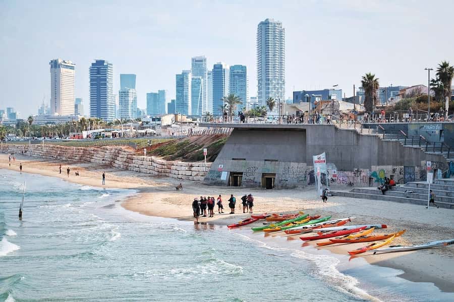 Tel Aviv's Bauhaus & Bohemian Vibes: Private Walking Tour - Neve Tzedek’s Courtyards and Low-Rise Charm