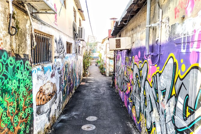 Tel Aviv's Old Neighborhoods walking Tour - Suzanne Dellal and the quiet lanes of Neve Tzedek